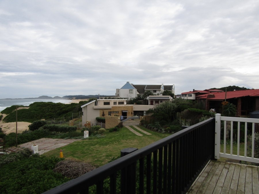 6 Bedroom Property for Sale in Oyster Bay Eastern Cape